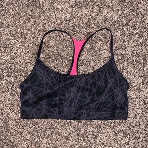 Reversible sports bra